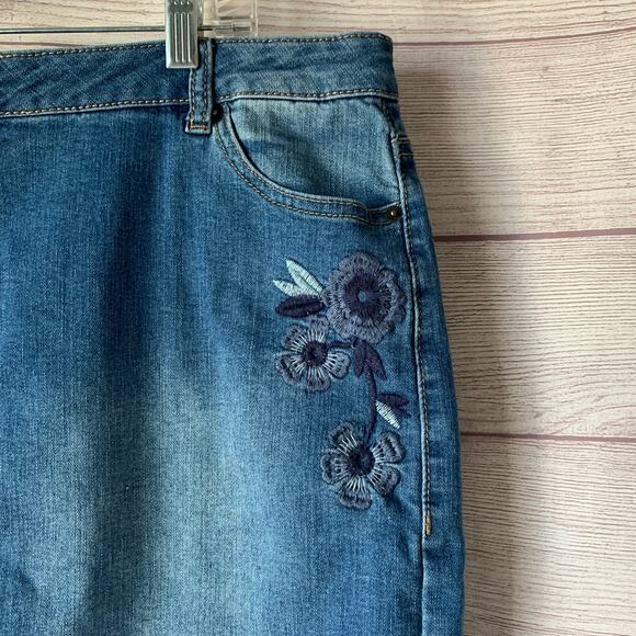 Westport 1962 Denim Jean Skirt with Embroidered Flowers Size 16 - Picture 11 of 13
